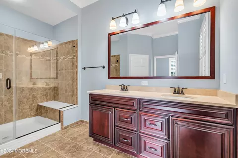 Bath - 41 Dunberry Dr, Forked River, NJ 08731 photo 1 of 5