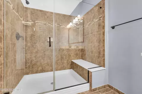 Bath - 41 Dunberry Dr, Forked River, NJ 08731 photo 2 of 5