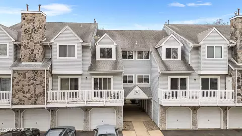 1112 Scarlet Oak Ave, Toms River, NJ 08755