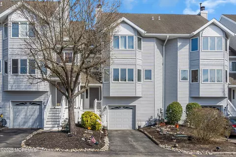 33 Rose Ct #303, Toms River, NJ 08753