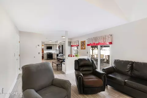682 Windsor Rd, Brick, NJ 08723 photo 22