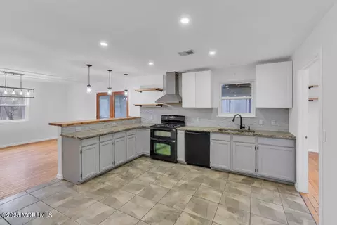 Kitchen - 115 Leesville Rd, Jackson, NJ 08527 photo 1 of 1