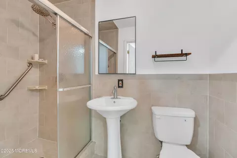 Bath - 115 Leesville Rd, Jackson, NJ 08527 photo 1 of 5