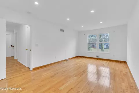 Living - 115 Leesville Rd, Jackson, NJ 08527 photo 6 of 6