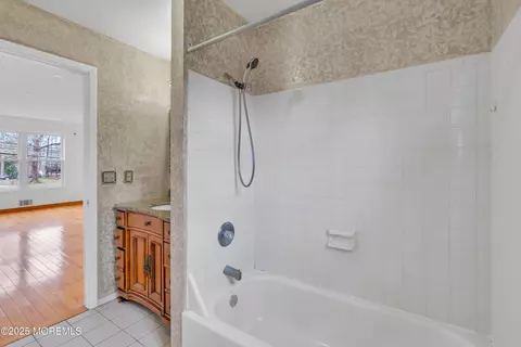 Bath - 115 Leesville Rd, Jackson, NJ 08527 photo 5 of 5