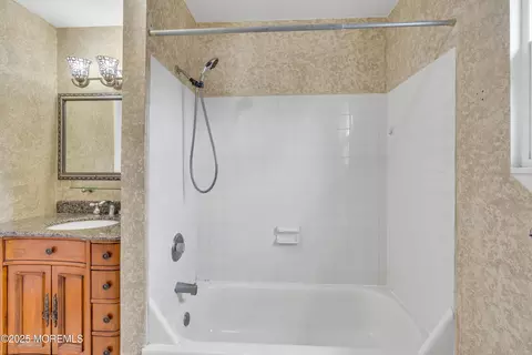 Bath - 115 Leesville Rd, Jackson, NJ 08527 photo 4 of 5