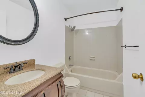 Bath - 115 Leesville Rd, Jackson, NJ 08527 photo 2 of 5