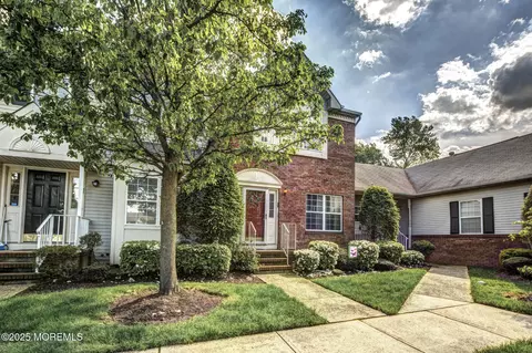 39 Azimuth Ct #127, Holmdel, NJ 07733