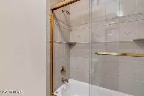 Bath - 23 Bayview Dr, Waretown, NJ 08758 photo 1 of 7
