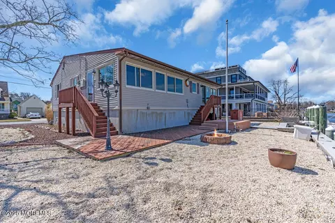 Exterior - 23 Bayview Dr, Waretown, NJ 08758 photo 8 of 9