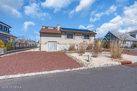 Exterior - 23 Bayview Dr, Waretown, NJ 08758 photo 2 of 9