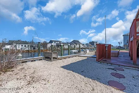 Exterior - 23 Bayview Dr, Waretown, NJ 08758 photo 6 of 9