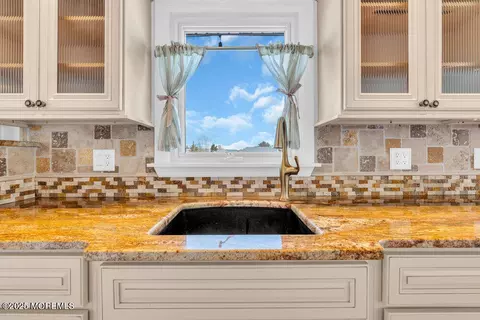 Kitchen - 23 Bayview Dr, Waretown, NJ 08758 photo 8 of 11