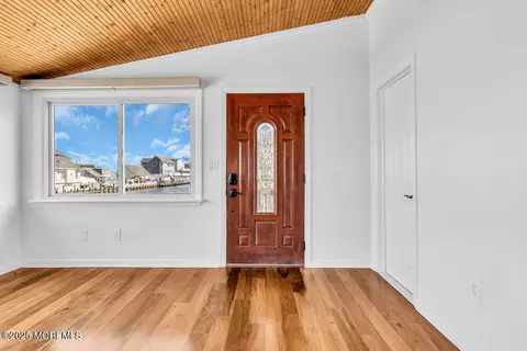 Entry Way - 23 Bayview Dr, Waretown, NJ 08758 photo 1 of 3