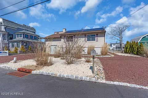 Exterior - 23 Bayview Dr, Waretown, NJ 08758 photo 3 of 9