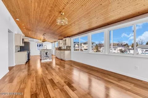 Living - 23 Bayview Dr, Waretown, NJ 08758 photo 2 of 3