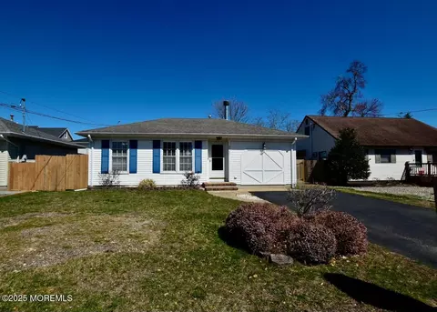 2143 Riviera Pkwy, Point Pleasant, NJ 08742