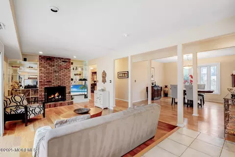 14 Edwards Dr, Freehold, NJ 07728