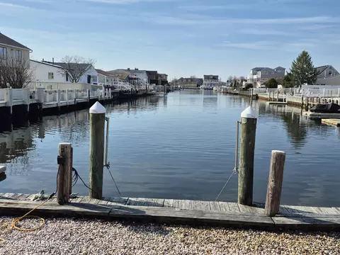 3172 Peddie St, Toms River, NJ 08753