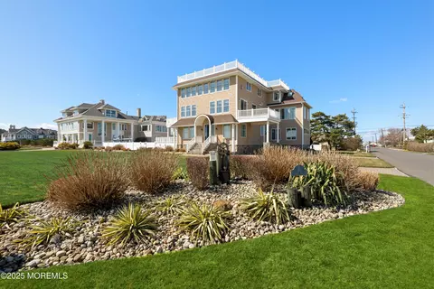 90 Ocean Ave, Monmouth Beach, NJ 07750