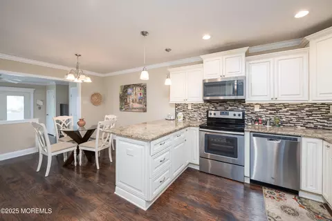 20 Plaza Del Campillo # A, Freehold, NJ 07728
