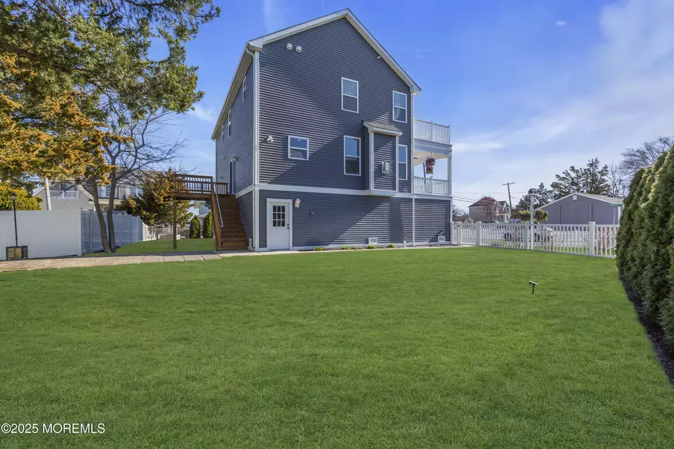 Exterior - 8 Crowell St, Toms River, NJ 08753 photo 12 of 16