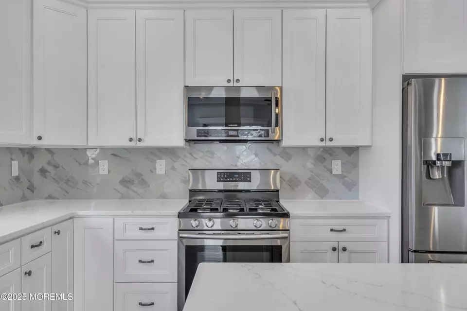 Kitchen - 8 Crowell St, Toms River, NJ 08753 photo 5 of 6