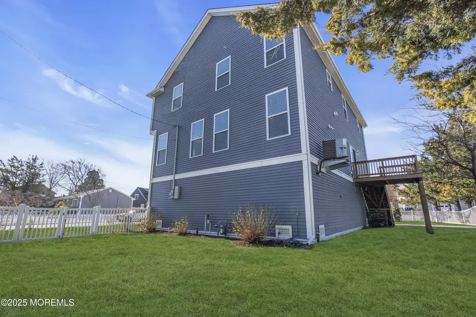 Exterior - 8 Crowell St, Toms River, NJ 08753 photo 16 of 16