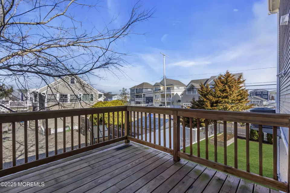 Exterior - 8 Crowell St, Toms River, NJ 08753 photo 7 of 16