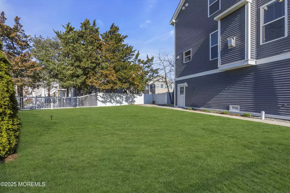 Exterior - 8 Crowell St, Toms River, NJ 08753 photo 11 of 16