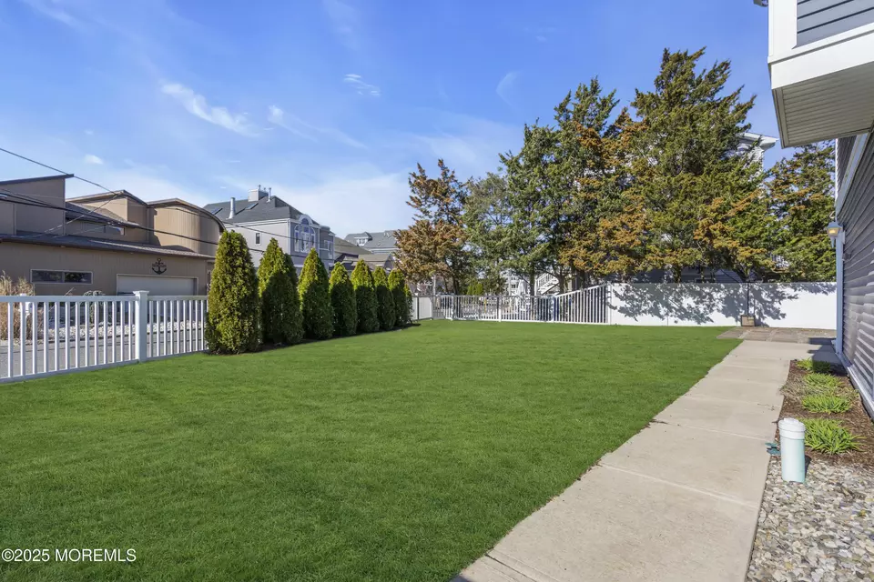 Exterior - 8 Crowell St, Toms River, NJ 08753 photo 10 of 16