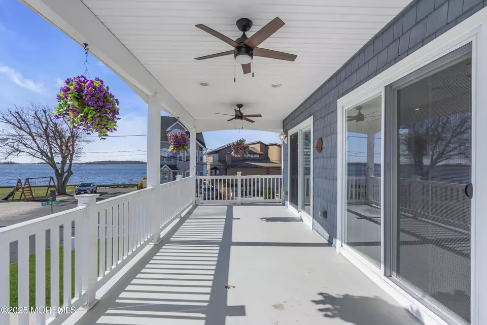 Exterior - 8 Crowell St, Toms River, NJ 08753 photo 4 of 16