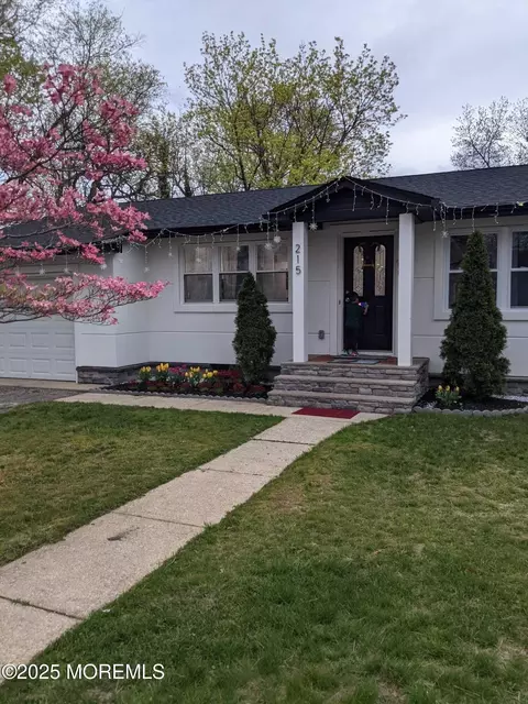 215 Drum Point Rd, Brick, NJ 08723