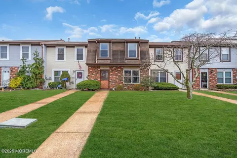 222 Greenwood Loop Rd, Brick, NJ 08724