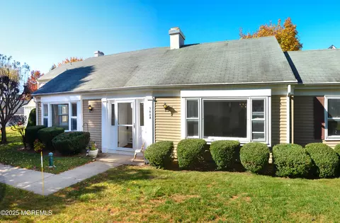 568 Thorton Ln #568A, Monroe, NJ 08831