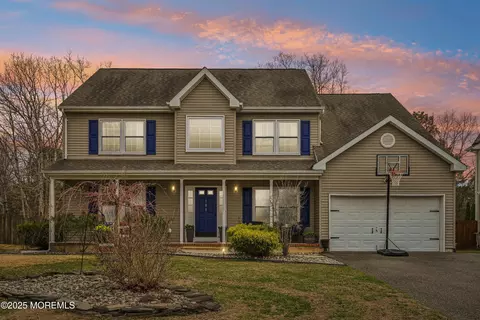 101 Outboard Ave, Stafford, NJ 08050