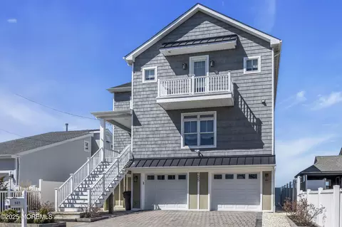 125 Shore Dr, Brick, NJ 08723