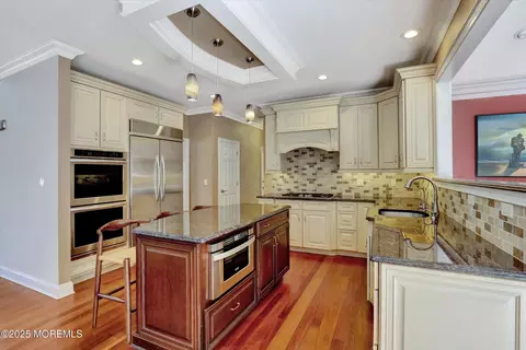 Kitchen - 7 Sandpiper Ct, Jackson, NJ 08527 photo 3 of 4