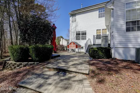 Exterior - 7 Sandpiper Ct, Jackson, NJ 08527 photo 4 of 11