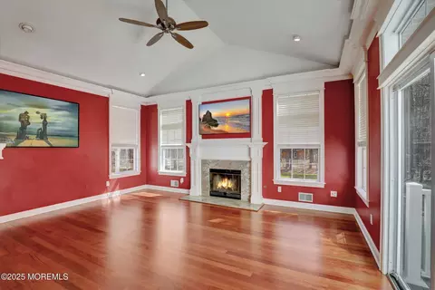 Living - 7 Sandpiper Ct, Jackson, NJ 08527 photo 1 of 7