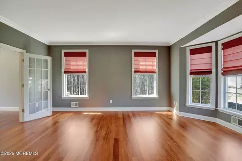 Living - 7 Sandpiper Ct, Jackson, NJ 08527 photo 5 of 7