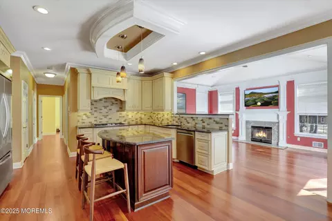 Kitchen - 7 Sandpiper Ct, Jackson, NJ 08527 photo 2 of 4