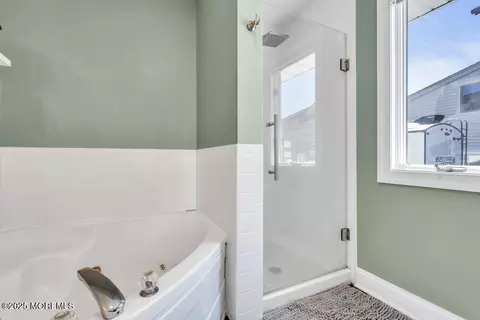 Bath - 803 Ensign Dr, Forked River, NJ 08731 photo 2 of 4