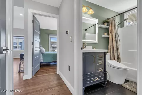 Bath - 803 Ensign Dr, Forked River, NJ 08731 photo 4 of 4