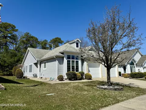 2270 S Chanticleer Ct, Toms River, NJ 08755
