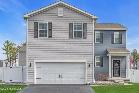 12 Fullrigger Ave, Barnegat, NJ 08005