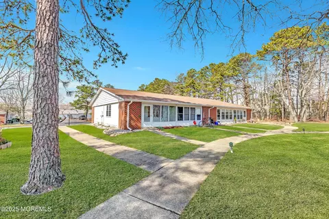 885 Inverness Ct # A, Lakewood, NJ 08701