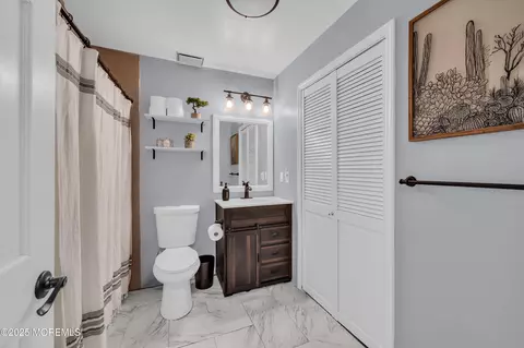 Bath - 107 Daffodil Dr, Jackson, NJ 08527 photo 1 of 2