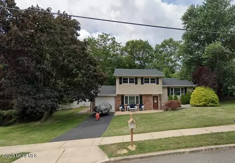 11 Dover St, Jackson, NJ 08527