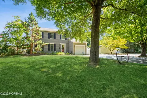 22 Chestnut St, Port Monmouth, NJ 07758